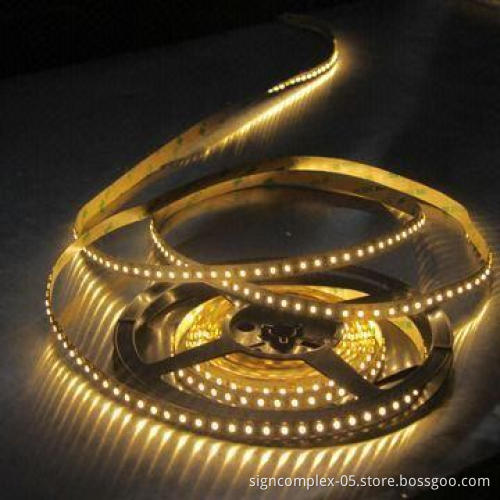 LED Strip with Assembled, 600 Pieces of High-powered SMD LEDs and Over 1,000lm Per Meter Lumen